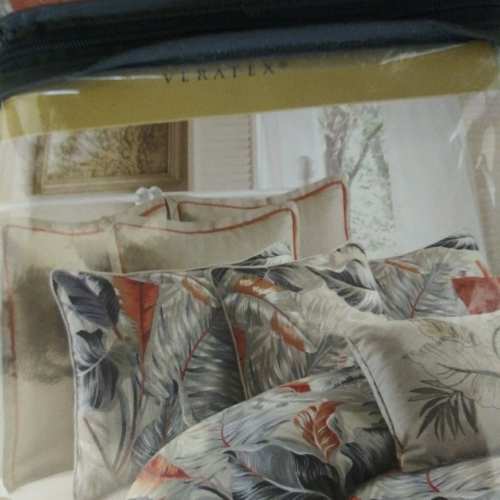 Vertex Key Largo 26"x26"  European Euro Shams  Beige w/ Orange Piping (2) NEW